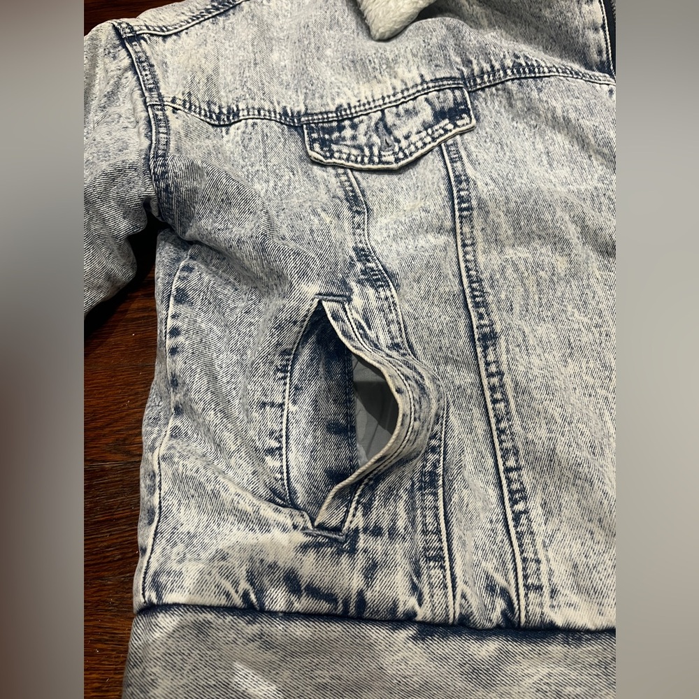 Forever 21 Blue Denim Jacket with White Sherpa Lining Size S With Tag - Picture 5 of 12